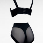 Sval trosa med hög midja – Mesh med string-illusion och lätt shaping