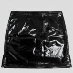 svart wetlook minikjol produkt